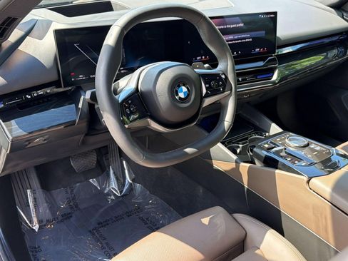 Used 2024 BMW 530i w/ Premium Package RWD image 4