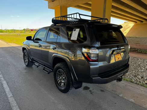 Used 2021 Toyota 4Runner Venture image 5