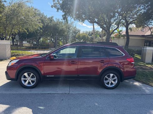Used 2013 Subaru Outback 2.5i Limited image 4