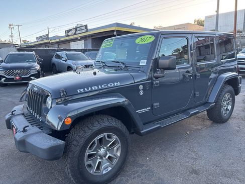Used 2017 Jeep Wrangler Unlimited Rubicon w/ Connectivity Group AWD/4WD image 11