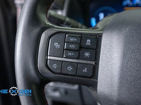 Used 2024 Ford Expedition Limited AWD/4WD image 14
