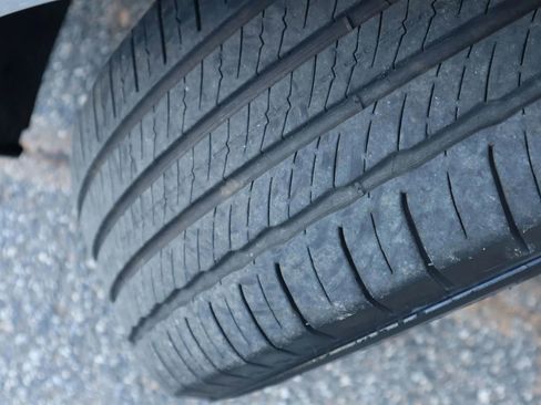 Used 2011 Cadillac SRX Luxury image 37