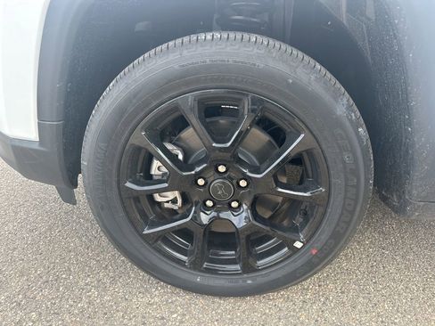 New 2026 Jeep Compass Latitude image 33