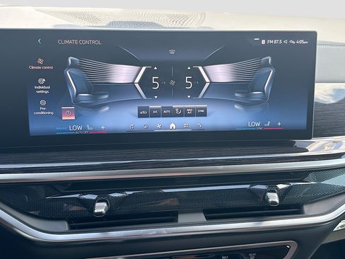 New 2026 BMW X5 xDrive50e w/ M Sport Package AWD/4WD image 35