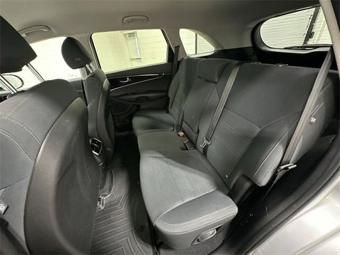 Used 2018 Kia Sorento L image 20
