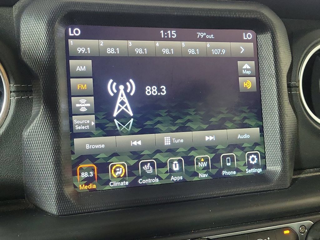 Used 2020 Jeep Gladiator Overland AWD/4WD image 18