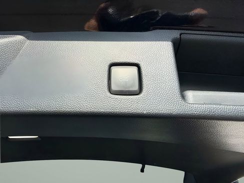 Used 2023 Ford Escape ST-Line w/ Tech Pack #1 AWD/4WD image 20