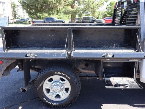 Used 2018 RAM 3500 Tradesman w/ Chrome Appearance Group AWD/4WD image 15