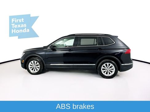 Used 2018 Volkswagen Tiguan SE w/ Panoramic Sunroof Package image 4