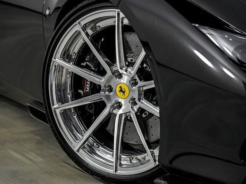 Used 2022 Ferrari F8 Tributo RWD image 3