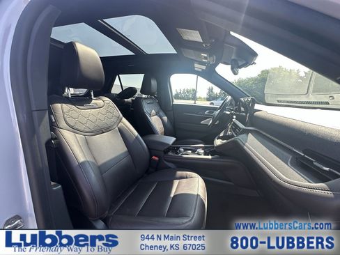 Used 2025 Ford Explorer Platinum w/ LUX Leather Package AWD/4WD image 23