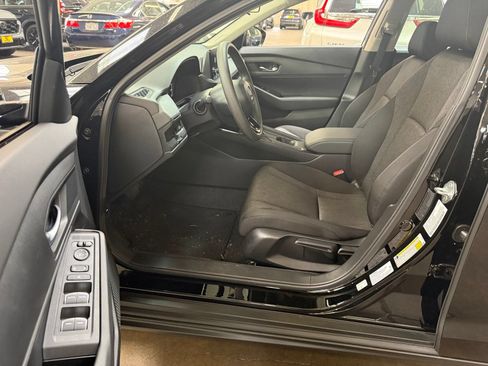 Used 2025 Honda Accord LX image 10