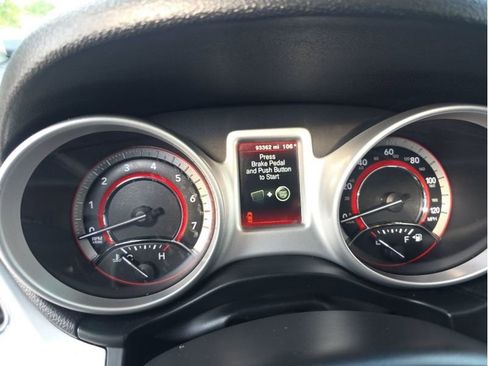 Used 2019 Dodge Journey SE image 23