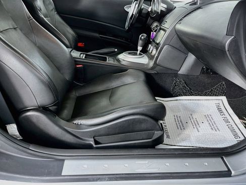 Used 2007 Nissan 350Z Touring RWD image 29