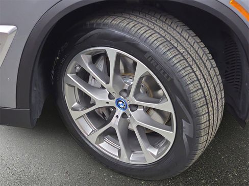 Used 2024 BMW X5 xDrive50e w/ Premium Package image 34
