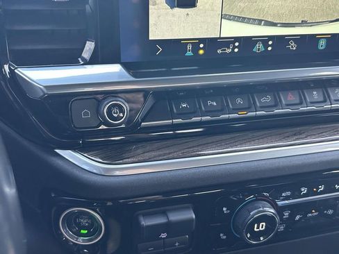 Used 2022 Chevrolet Silverado 1500 LT Trail Boss w/ LT Trail Boss Premium Package AWD/4WD image 22