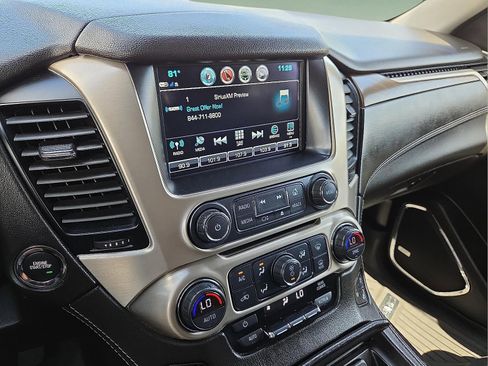 Used 2019 GMC Yukon XL Denali AWD/4WD image 17