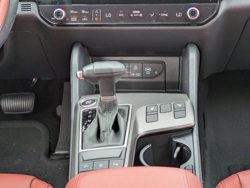 Certified 2026 Kia Sportage SX FWD image 17