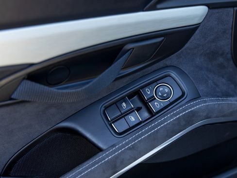 Certified 2016 Porsche Cayman GT4 image 23