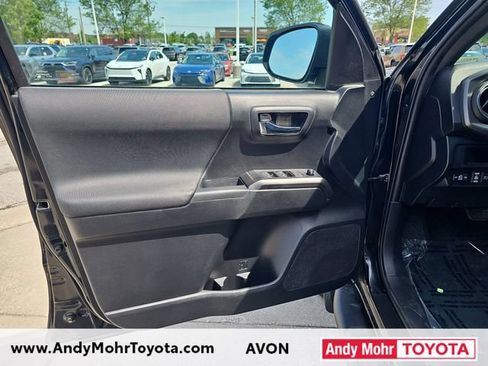 Used 2019 Toyota Tacoma TRD Sport AWD/4WD image 11