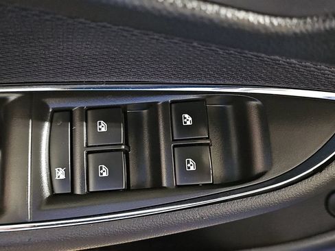Certified 2018 Chevrolet Cruze LT w/ LT Convenience Package FWD image 31