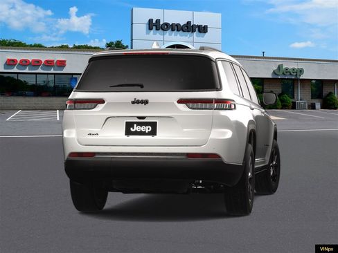 New 2025 Jeep Grand Cherokee L Altitude image 14