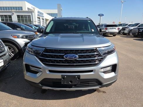 Used 2020 Ford Explorer XLT w/ Equipment Group 202A AWD/4WD image 7