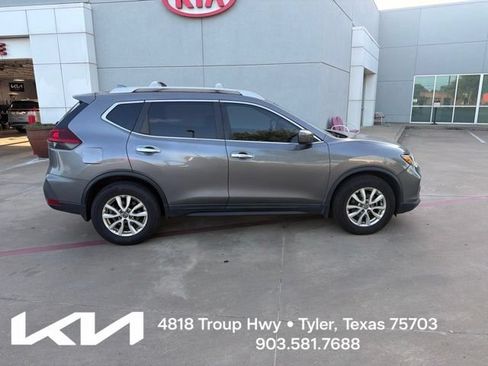 Used 2019 Nissan Rogue S w/ Special Edition Package FWD image 12