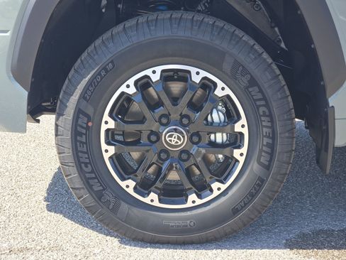 New 2026 Toyota Tundra SR5 w/ TRD Off-Road Premium Package AWD/4WD image 14