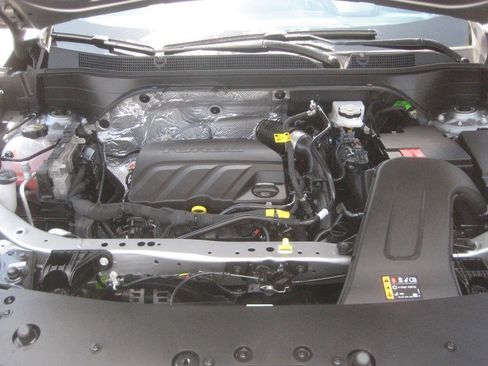 Used 2026 Chevrolet Trax LS w/ LS Convenience Package FWD image 12