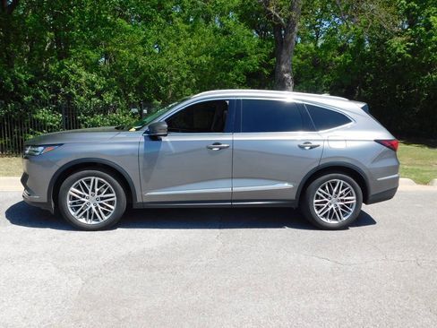 Used 2023 Acura MDX SH-AWD w/ Advance Package image 2