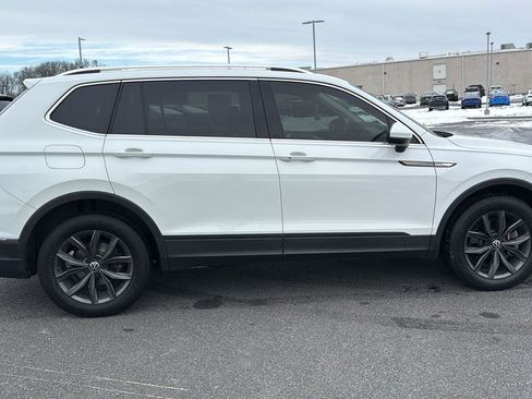 Used 2022 Volkswagen Tiguan SE image 4