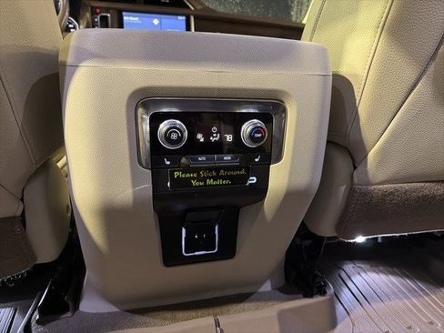 Used 2021 GMC Yukon Denali w/ Denali Premium Package image 22