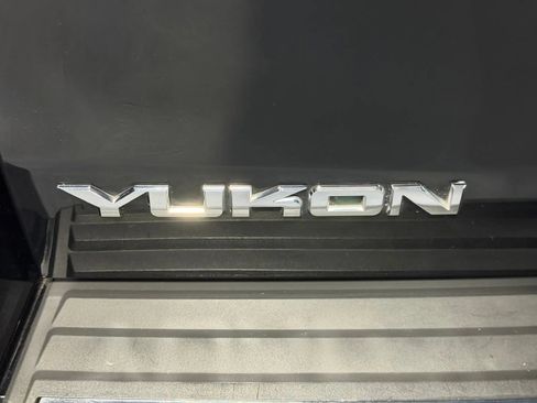 Used 2015 GMC Yukon Denali w/ Open Road Package AWD/4WD image 12