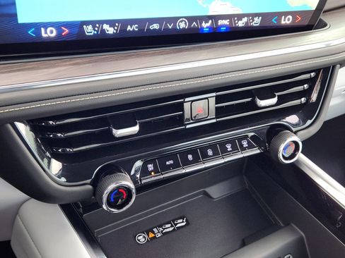 Used 2025 Chevrolet Tahoe Premier image 24