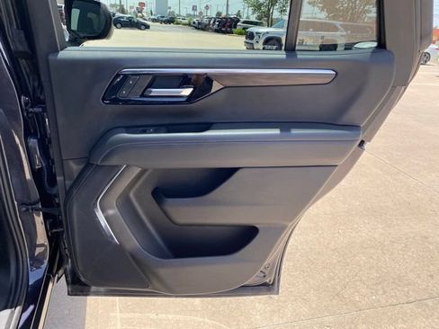 Used 2025 Chevrolet Tahoe Z71 AWD/4WD image 25
