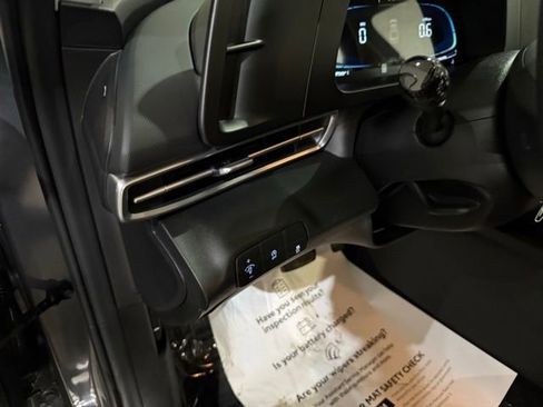 New 2025 Hyundai Elantra SE image 14