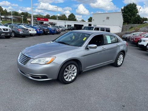 Used 2014 Chrysler 200 Limited w/ Sun/Sound Group image 4