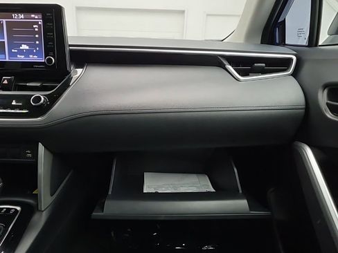 Used 2022 Toyota Corolla Cross LE w/ Moonroof Package image 38