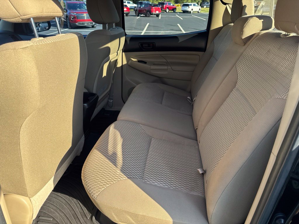 Used 2015 Toyota Tacoma PreRunner w/ SR5 Package RWD image 18