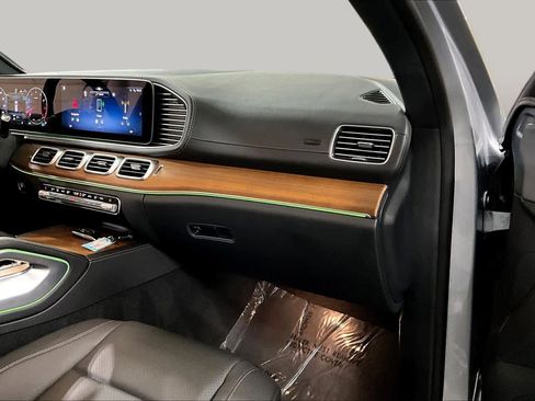 Used 2025 Mercedes-Benz GLS 450 4MATIC image 19