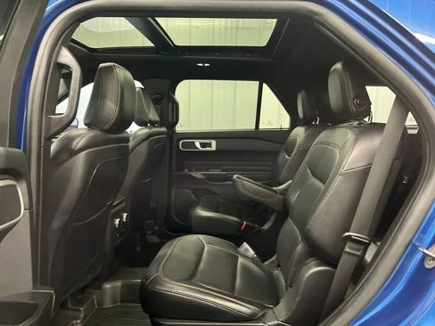 Used 2020 Ford Explorer XLT w/ Equipment Group 202A AWD/4WD image 19
