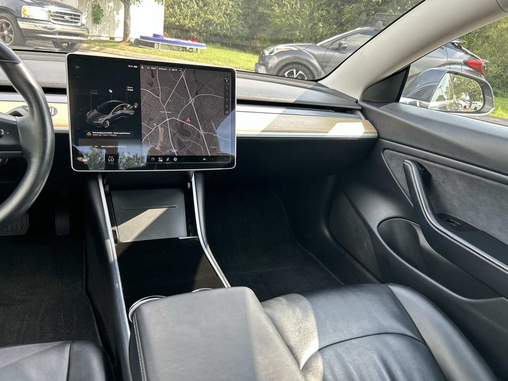 Used 2018 Tesla Model 3 RWD image 17