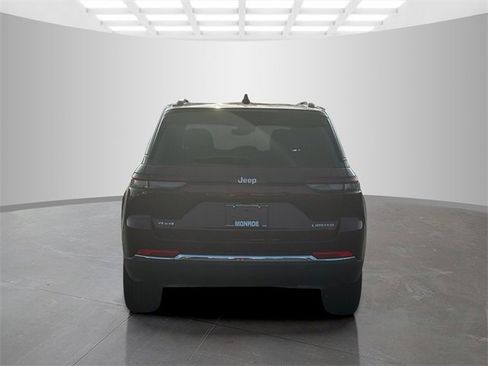 New 2025 Jeep Grand Cherokee Limited w/ Luxury Tech Group II image 6