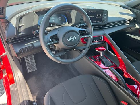 Certified 2025 Hyundai Elantra Sport FWD image 21