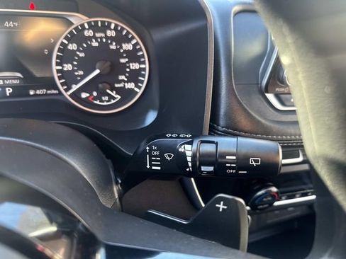 Used 2023 Nissan Rogue SV image 31