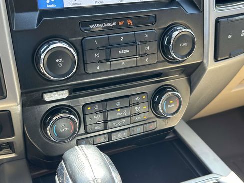 Used 2017 Ford F150 Lariat AWD/4WD image 26
