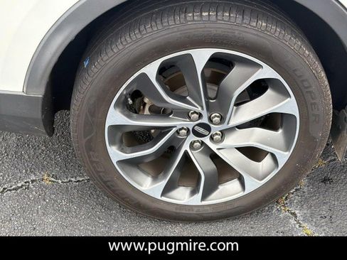 Used 2021 Lincoln Nautilus Reserve w/ Class II Trailer Tow Package FWD image 17