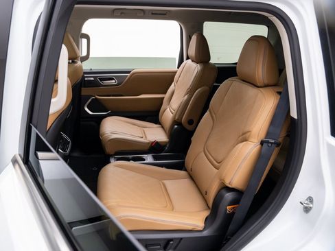 New 2026 INFINITI QX80 Luxe w/ Cargo Package image 16