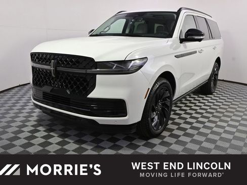 New 2026 Lincoln Navigator Reserve w/ Jet Appearance Package AWD/4WD image 1